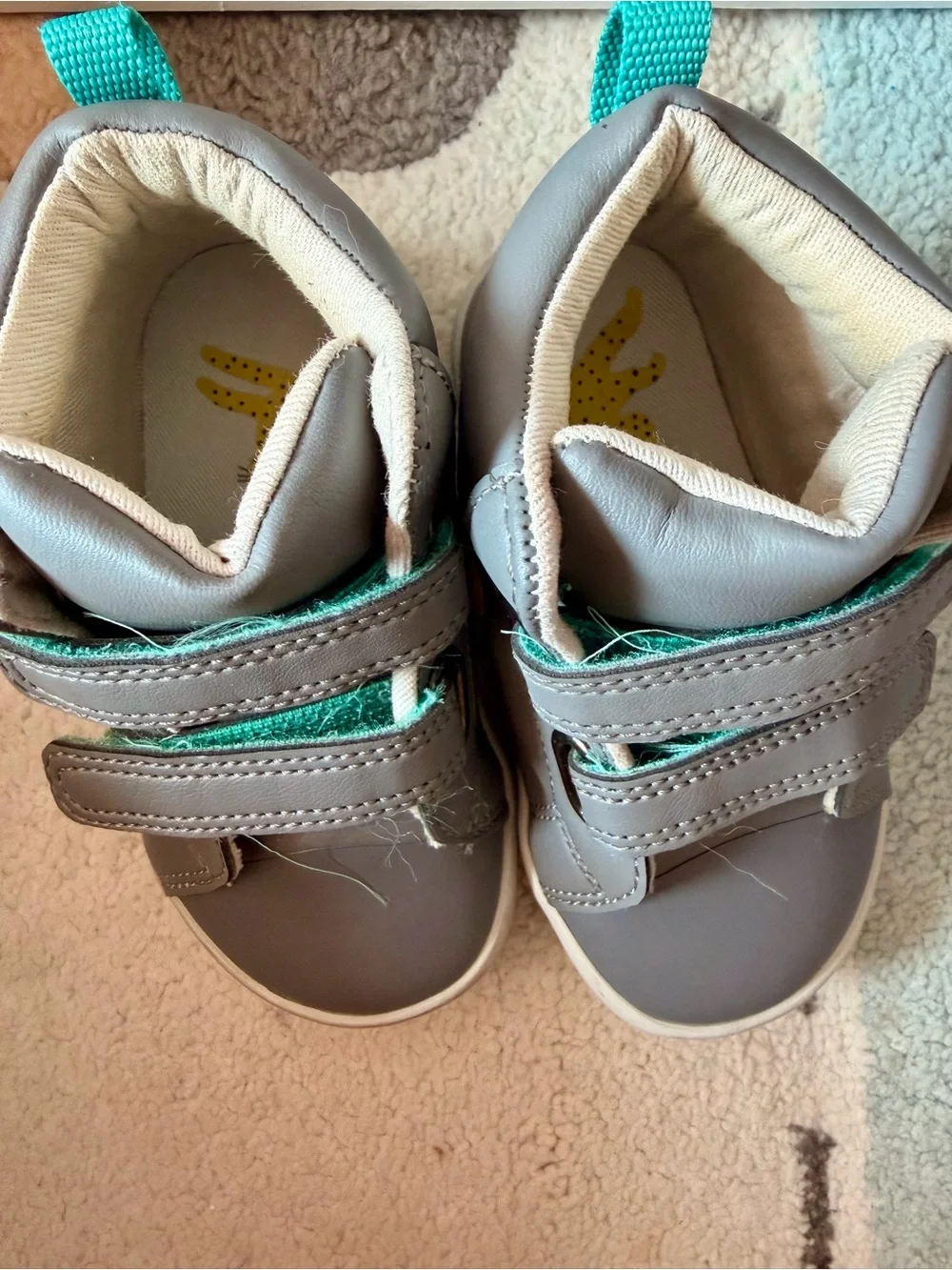 Kids Gray Hook-and-Loop Boots with Teal Accent Ten little